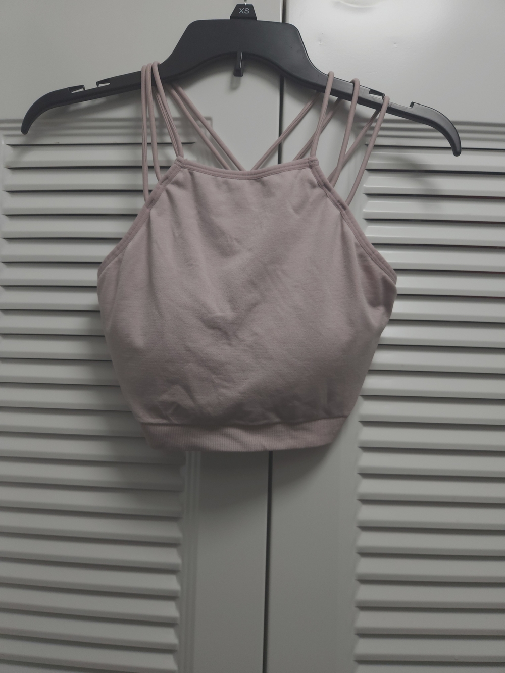 Women's Strappy Crisscross Back Sports Bra Crop Top – Light Pink – Size Medium